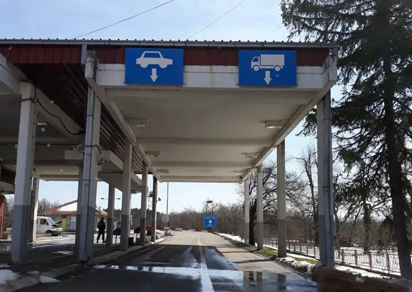 Udruženja prevoznika treći dan u blokadi graničnih prelaza, prolazi samo određena roba