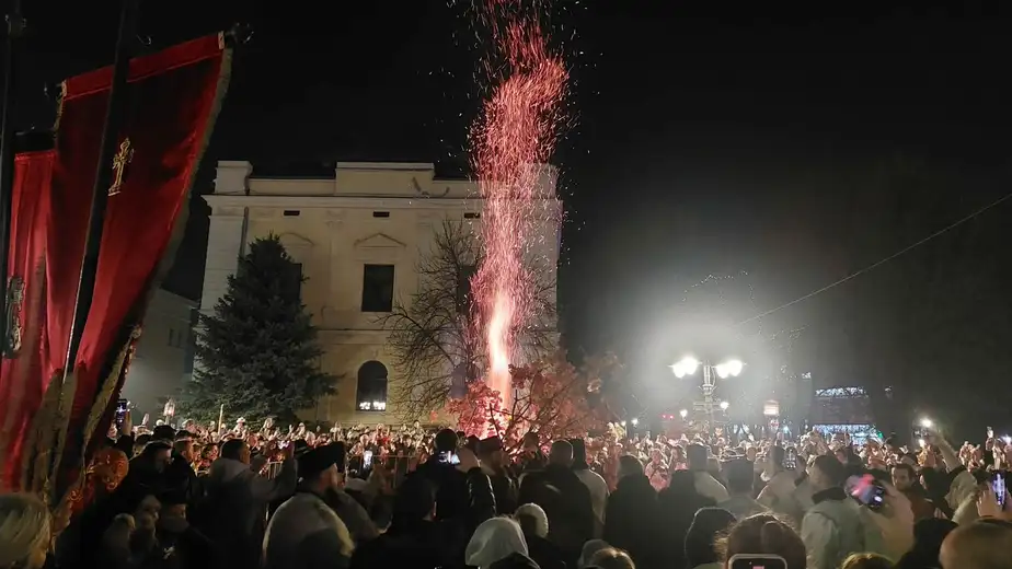 U Zaječaru je večeras održana tradicionalna božićna litija kao i nalaganje badnjaka