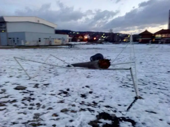 Koliko smo bezbedni: Pala bandera u školskom dvorištu!