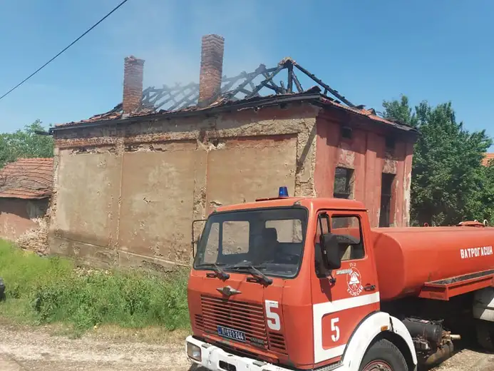 Hitrom reakcijom vatrogasaca sprečeno širenje požara!