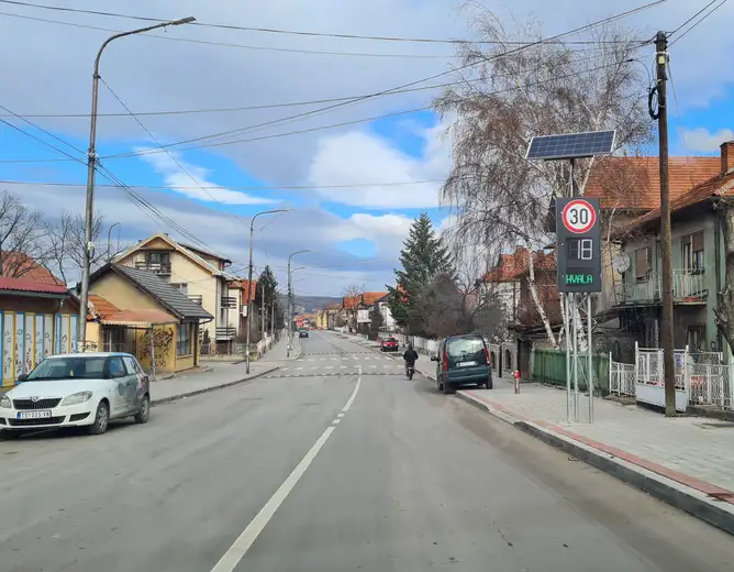 Tabla sela Zvezdan pomerena prema naselju Kotlujevac: Lični stav advokata Momčila Ristovića