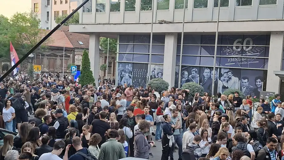 Studenti traže privremenu upravu na RTS-u