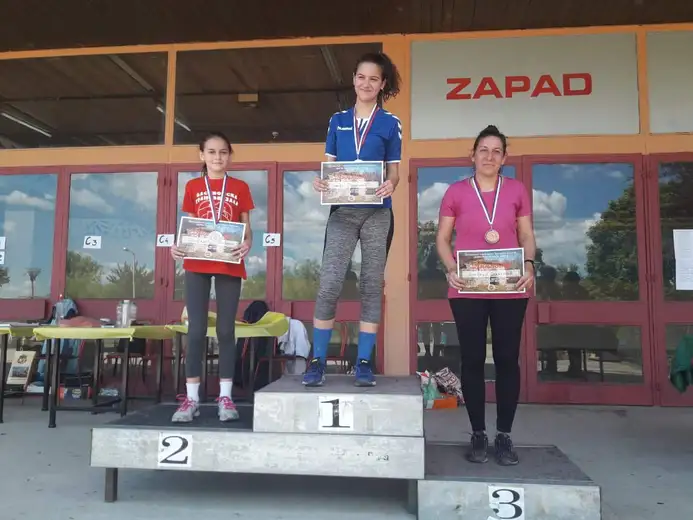 Krenuo Timočki maraton, pobednice na stazi S2 porodica Stanković majka i dve ćerke