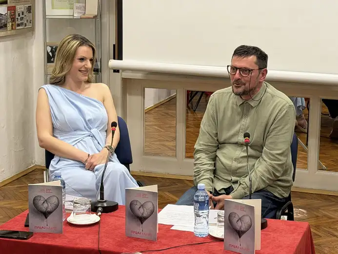 Zbirka poezije "Pucaj", autorke Milice Mitić Vučković, predstavljena u Pozorišnom muzeju