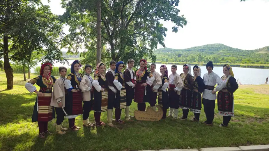 Članovi Gradskog folklornog ansambla ,,ZO-RA" nastupili na festivalu folklora u okviru manifestacije "Dani višnje"
