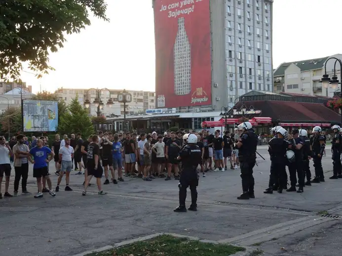 ANEM ALARM: Incidenti i neprijatnosti prema novinarima na Prajd karavanu u Kraljevu i Zaječaru