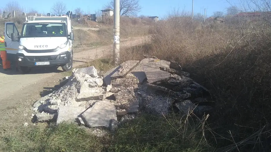 Asfalt iskipovan u Velikom Izvoru, umesto na gradskoj deponiji