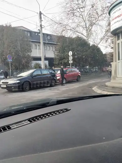 Saobraćajna nezgoda iza Policijske uprave u Zaječaru