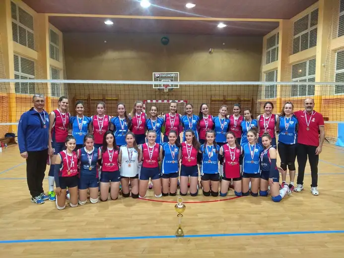 Kadetkinje Odbojkaškog kluba Zaječar zaluženo osvojile prvo mesto i dokazale dominaciju u ovom rangu takmičenja