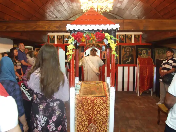 Osveštan obnovljeni Svetovaznesenski hram u Brestovcu