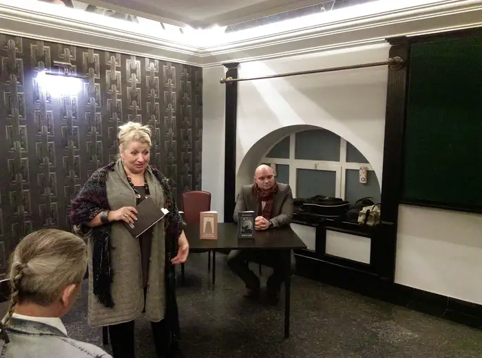 PROMOCIJA „TROUGLA DUŠE“ U BEOGRADU:  „Kome je ljubav oružje, sve bitke je unapred dobio“