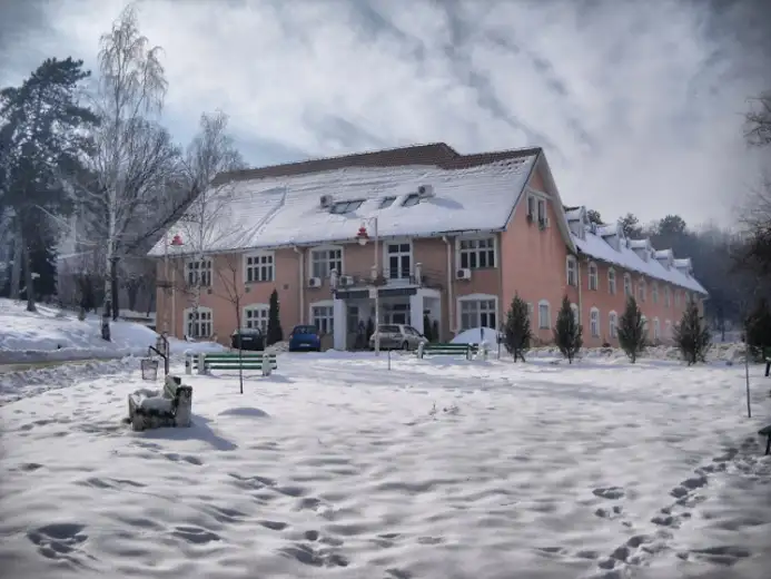 Danas umereno oblačno i  toplije, popodne mogući pljuskovi