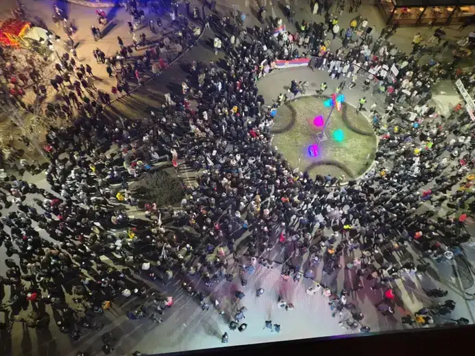 "To agresivno lupanje na vrata, povlačenje kvake i udaranje o zvono je trajalo tačno 15 minuta": Ispovest napadnute aktivistkinje iz Zaječara