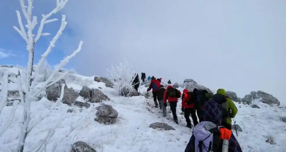 Oko hiljadu ljubitelja planinarenja ODLUČNI U OSVAJANJU VRHA RTNJA