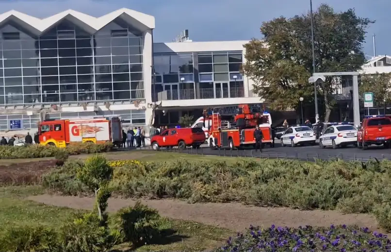 Mediji: Urušila se nadstrešnica na železničkoj stanici u Novom Sadu