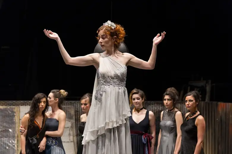 Predstava "Žene iz Troje" na pozorišnom festivalu “Novi tvrđava teatar” u Čortanovcima