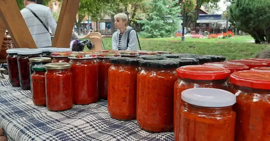Tegla domaćeg ajvara u avgustu bila 1.100 dinara, a cene će tek da rastu