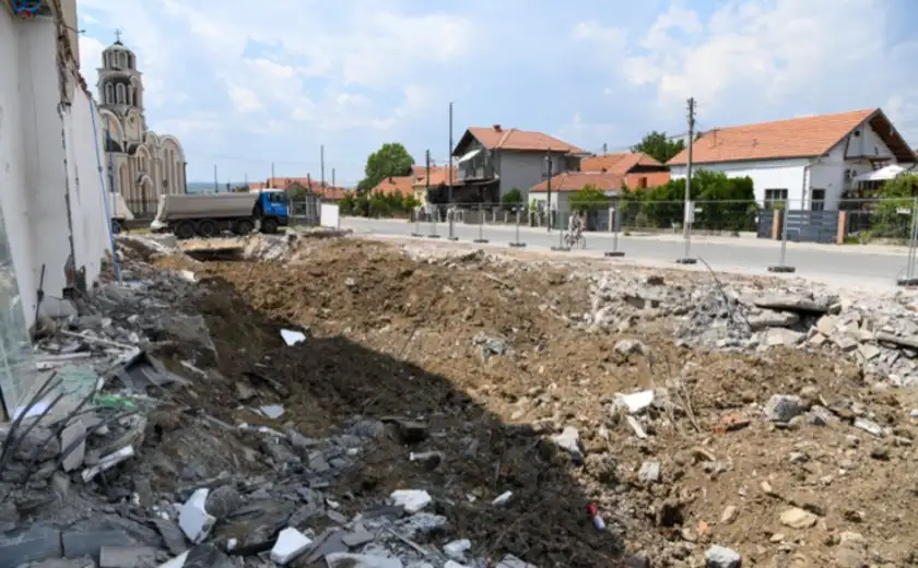 Glišić i Vidеnović obišli radovе na izgradnji novе ambulantе u Kotlujеvcu