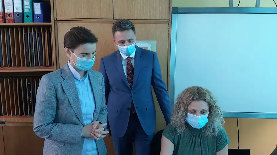 Brnabić: Odakle vam konfuzija da sam ovde kao predsednica Vlade, član stranke ili Ana Brnabić?