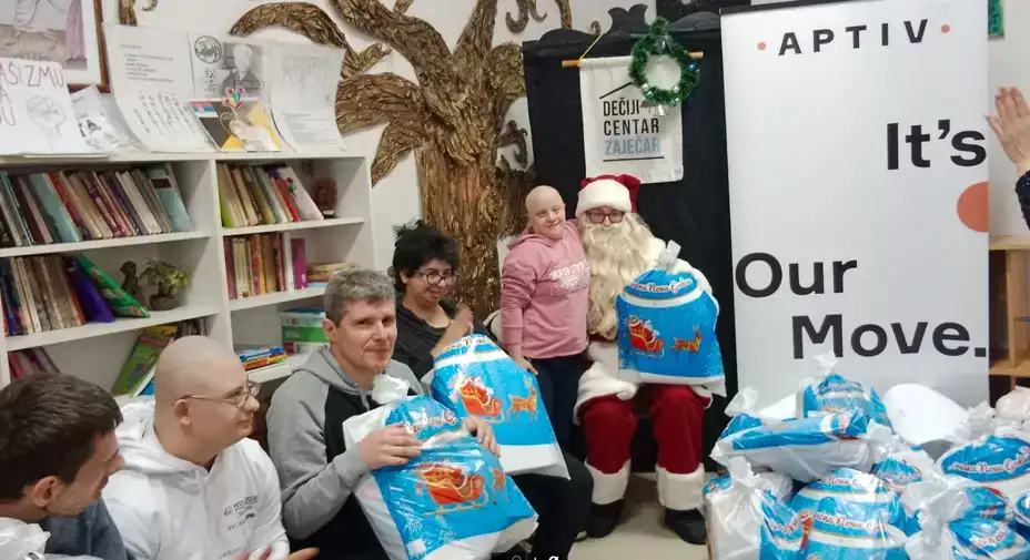 Članovima Udruženja L-Down i Dečijeg centra na dar paketići edukativnog sadržaja