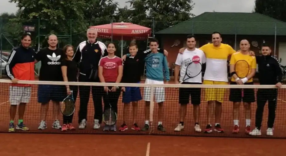 Odigran mini teniski turnir između Zaječaraca i Negotinaca