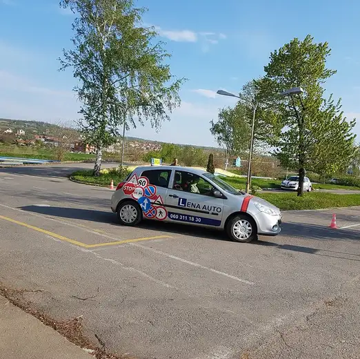 Partner sa kojim je uspeh zagarantovan: Auto škola "Lena"