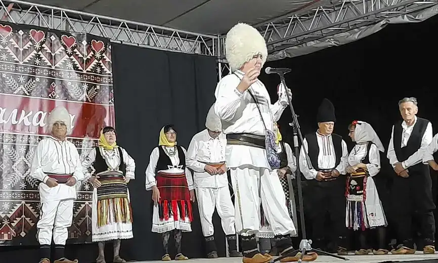 U Velikom Izvoru održana 12. „Bašta Balkana” manifestacija tradicionalnog narodnog stvaralaštva