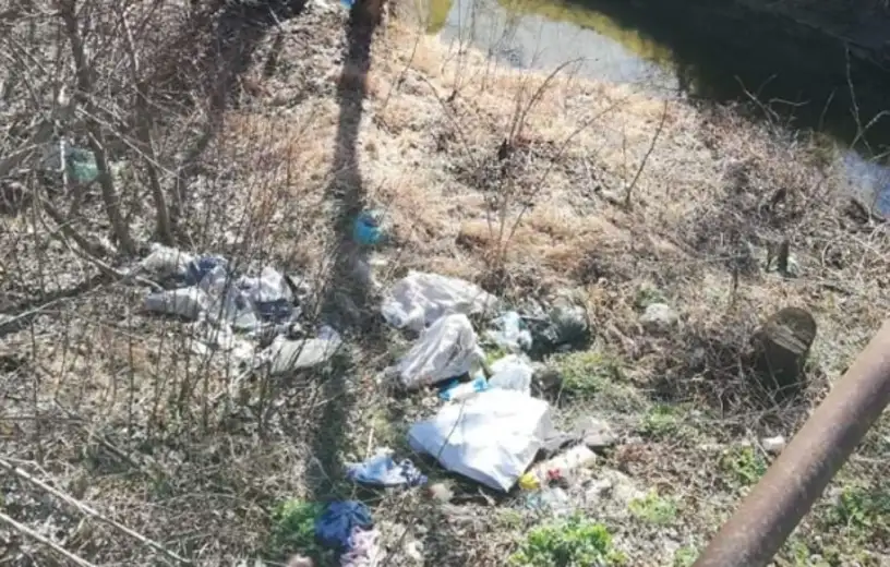 Prijavi problem: Nova deponija kraj biciklističke staze ka Grljanu