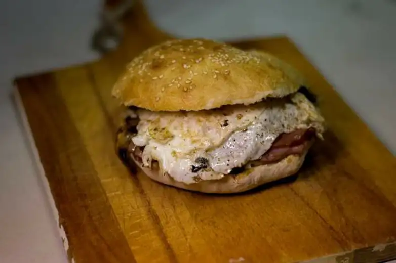 Uvek je vreme za sočni zalogaj: Oaza dobrih ukusa nalazi se ovde...