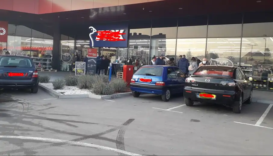 "Crni petak" i popusti jači od "straha" i korone: Danas gužva u Capitol parku