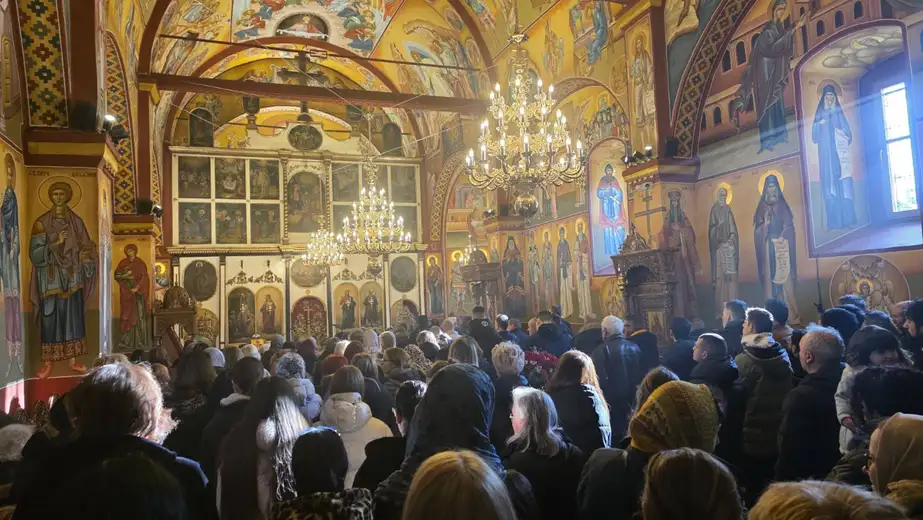 Redosled bogosluženja u hramu Presvete Bogorodice i u hramu Vaznesenja Gospodnjeg u Kotlujevcu za mesec januar