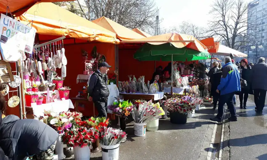 Osmomartovski bazar na trgu od 6. marta