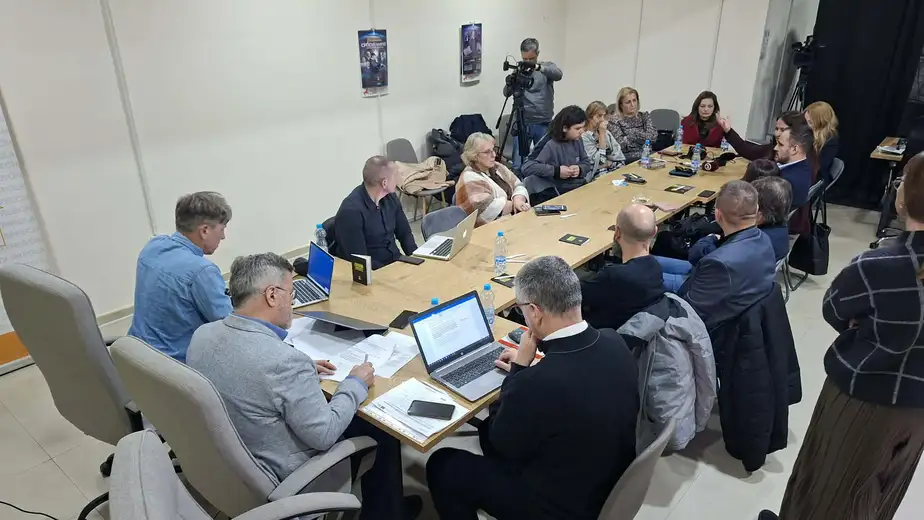 Život novinara  i novinarki u Zaječaru, Negotinu i Boru: Udarci, pretnje i vređanje