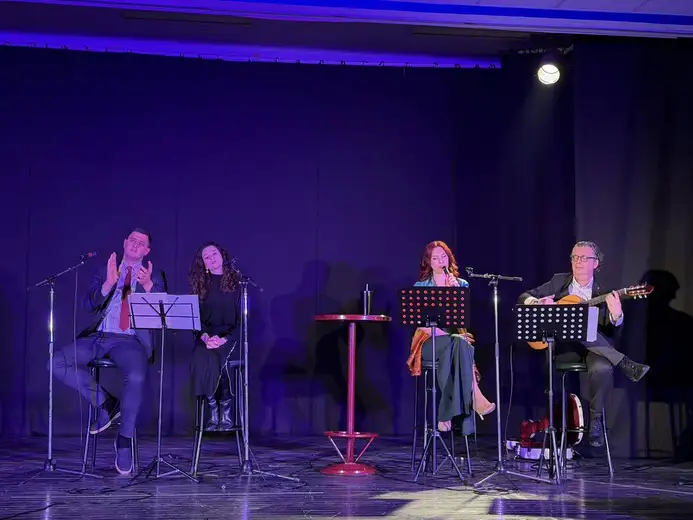 Povodom Dana žena priređeno veče ljubavnih pesama i poezije, ,,Damama na dar”