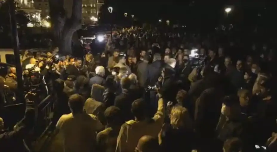 Protest protiv autokratije ispred predsedništva Srbije, pokušaj ulaska u zgradu