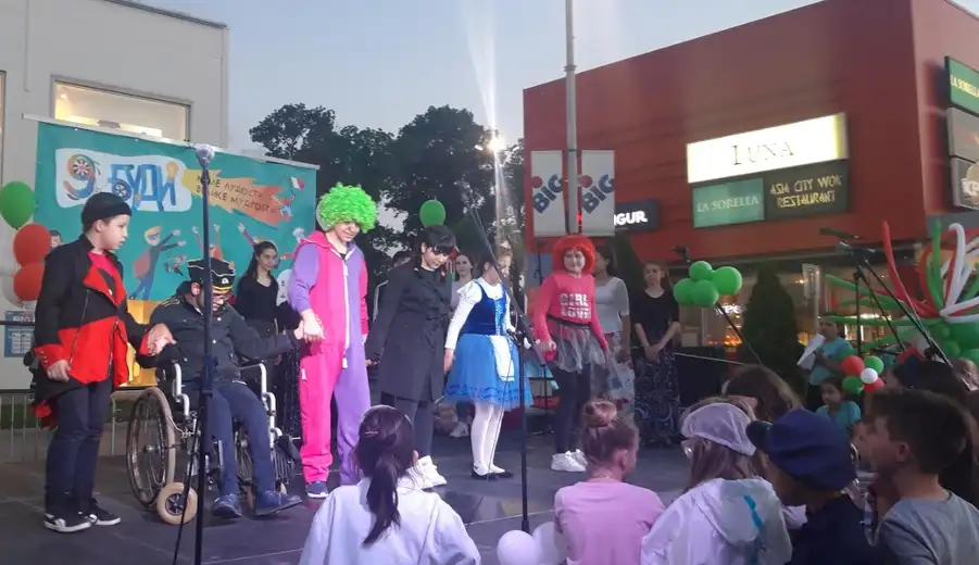 Predstava "Odrastanje" u izvođenju "Dečijeg centra" osvojila prvu nagradu na Međunarodnom Bijenalu umetničkog dečijeg izraza BUDI 9