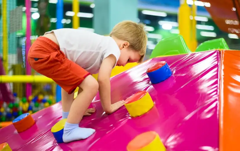 Rođendan u diskoteci dečije igraonice – sjajna ideja za nešto stariju decu