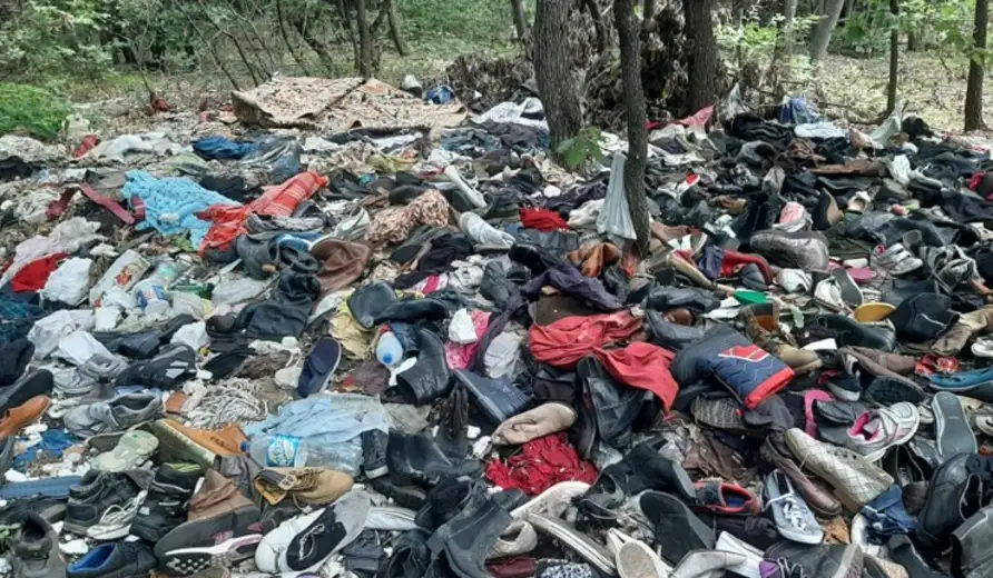 Gomilica ili divlja deponija: Smeće pored puta Zaječar - Vidin