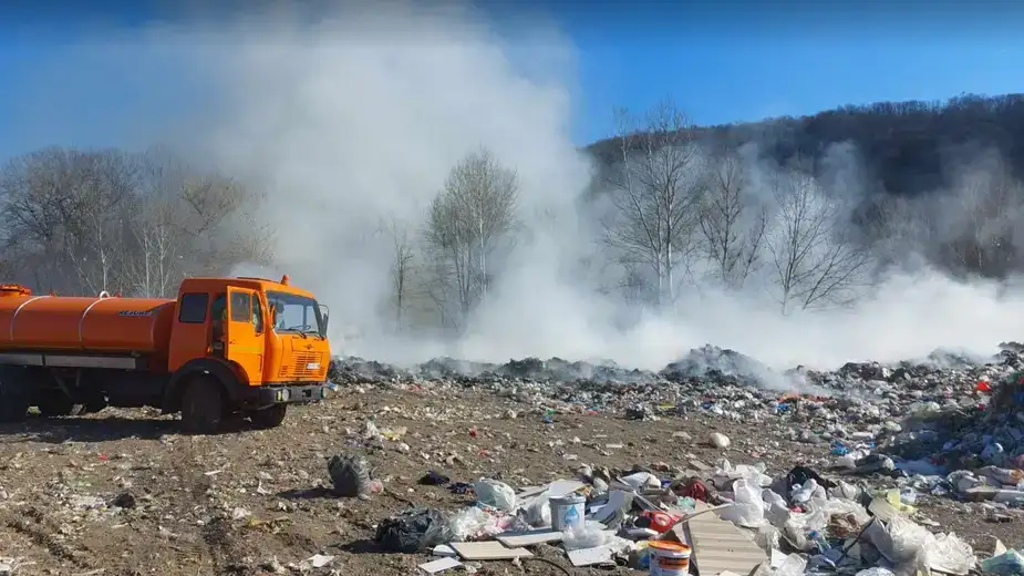 Dva požara oko Zaječara: Gori deponija i jedna njiva