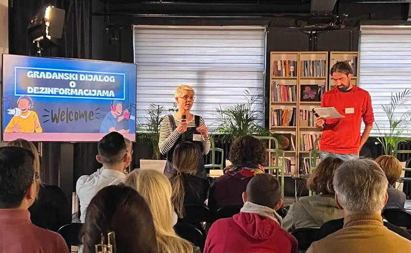 Građanski dijalog „From Fake to Check“: Kako se boriti protiv poplave dezinformacija u Srbiji