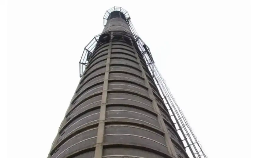 Upozorenje stručnjaka u Boru: Iz srušenog dimnjaka će izaći sve kancerogene materije. Ne izlazite iz stanova bez potrebe