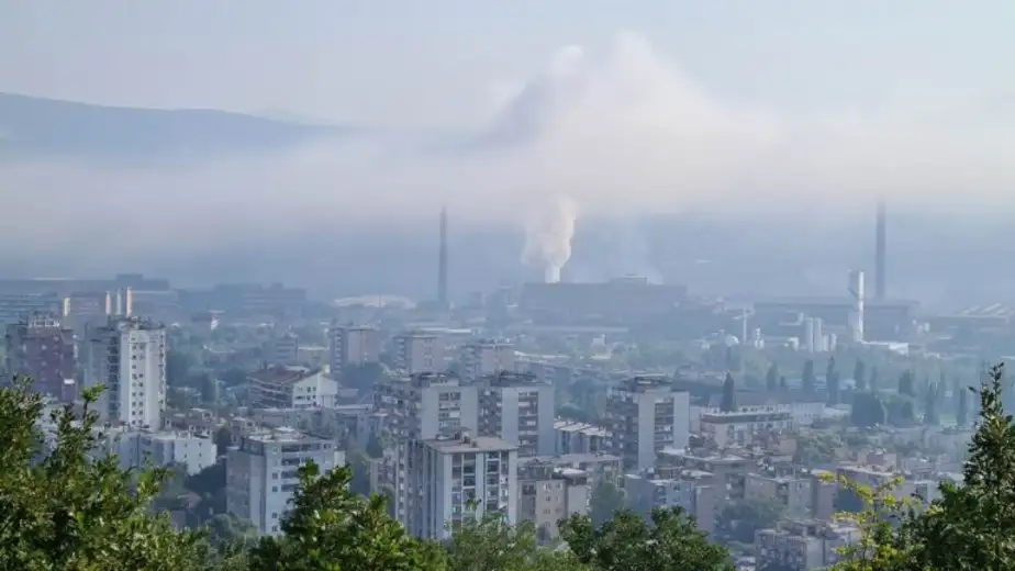 Dim sa deponije smeća i pogona topionice bakra jutros prekrio Bor