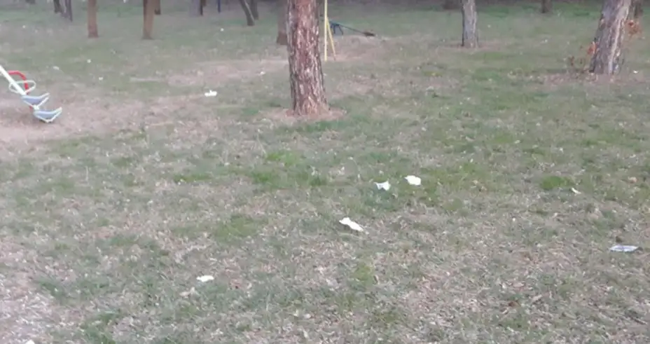 Pluća grada zatrpana smećem - Igralište za decu u smeću (VIDEO)