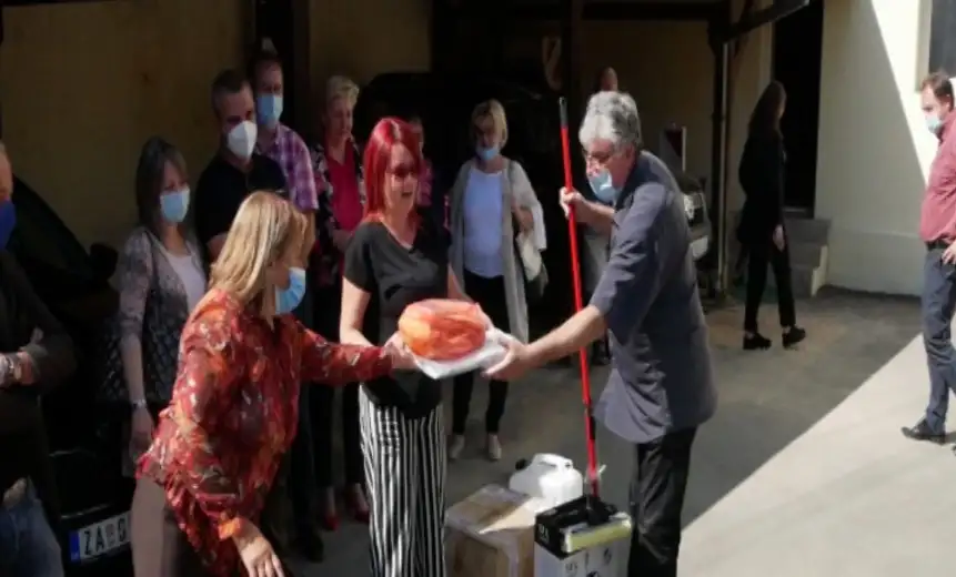 Gradska uprava Zaječar podelila dezinfekciona sredstva i maske školama: Portal Glas Zaječara opet bez poziva