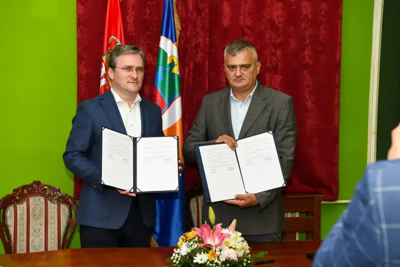Zatvorena vrata za novinare: Zaječaru milioni od Ministarstva kulture, ali bez neprijatnih pitanja