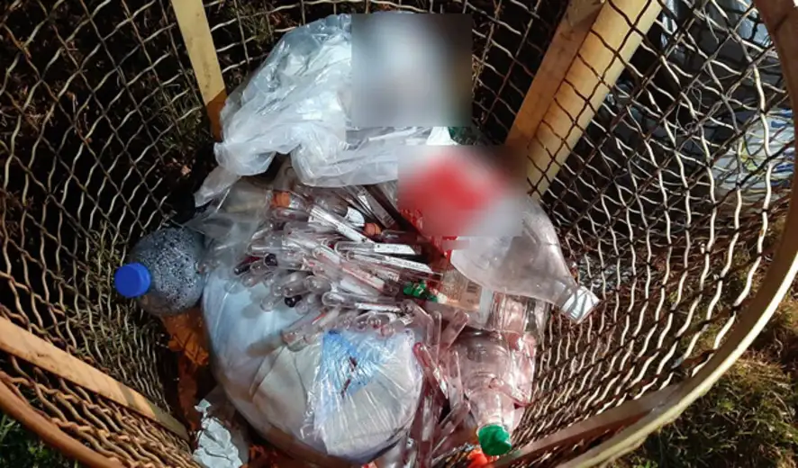 Na autobuskom stajalištu pronađen opasan medicinski otpad!