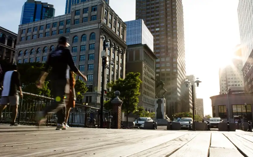 Život na selu ili u gradu: Otkrivanje prednosti i nedostataka oba načina života