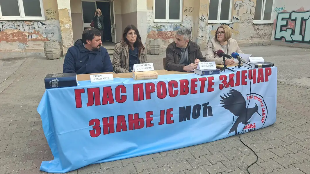 "Napad na Dejana Golubovića je napad na sve nas": Poručeno sa skupa prosvetara u Zaječaru