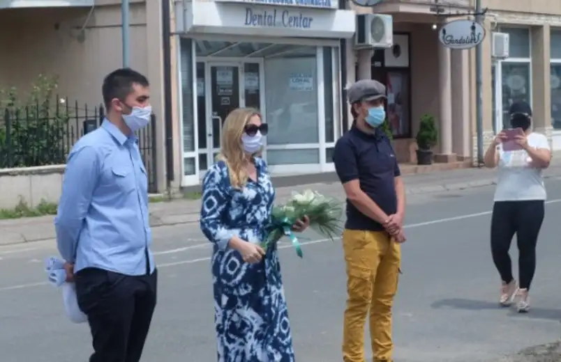 Glumci zaječarskog pozorišta odali poštu Zoranu Radmiloviću