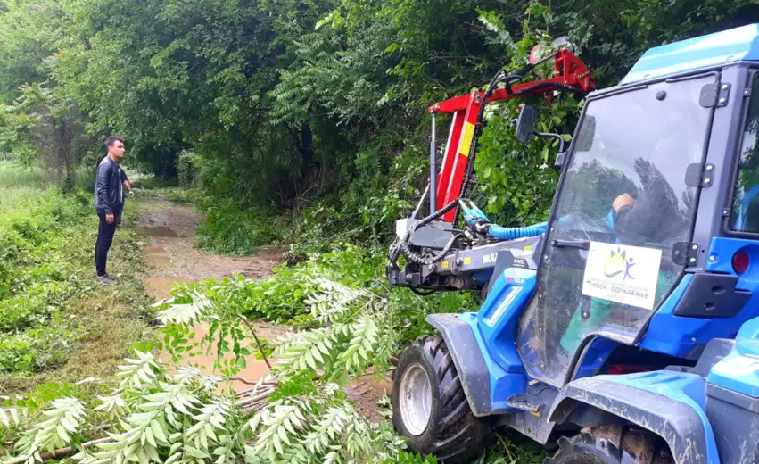 Počeli radovi na uređenju atarskog puta koji spaja Grljan i Vratarnicu